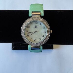 Elegant Silver and Green Bracelet Watch